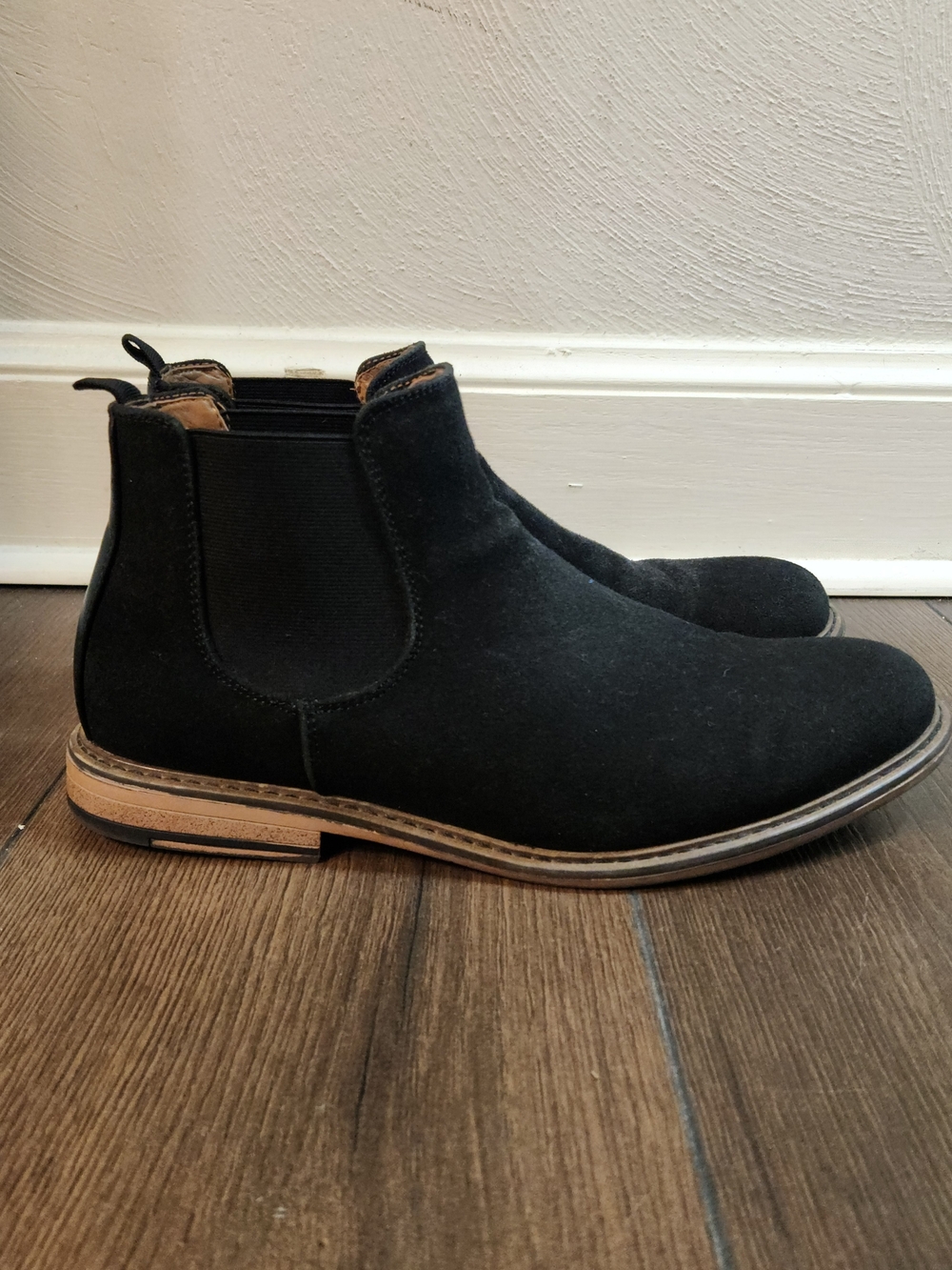 Steve Madden Black Suede Chelsea Boots -- 9M